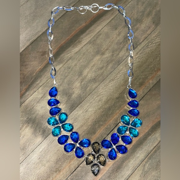 BLUE TOPAZ & SMOKY QUARTZ Simulated GEMSTONE HANDCRAFTED SILVER PLATED NECKLACE - Picture 7 of 11